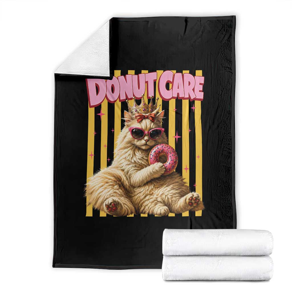 Funny Princess Cat Eating Donut Throw Blanket Sci-Fi Book Lover Gift