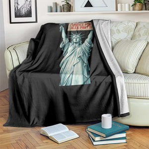 Statue Of Liberty Justice For Alex Pretti Tribute Gift Throw Blanket TS12 Print Your Wear