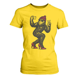 Funny Sexy Bigfoot Selfie T Shirt For Women Sasquatch Lover Gift TS12 Daisy Print Your Wear