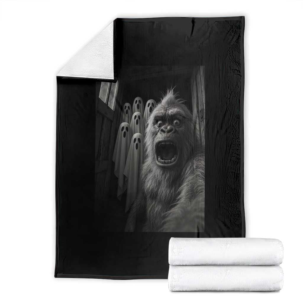 Funny Bigfoot Selfie Halloween Throw Blanket Sasquatch Ghost Haunted House TS14 Black Print Your Wear