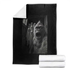 Funny Bigfoot Selfie Halloween Throw Blanket Sasquatch Ghost Haunted House TS14 Black Print Your Wear