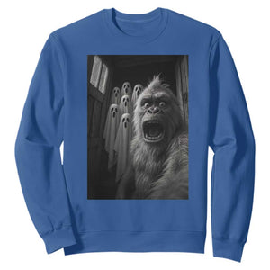Funny Bigfoot Selfie Halloween Sweatshirt Sasquatch Ghost Haunted House TS14 Royal Blue Print Your Wear