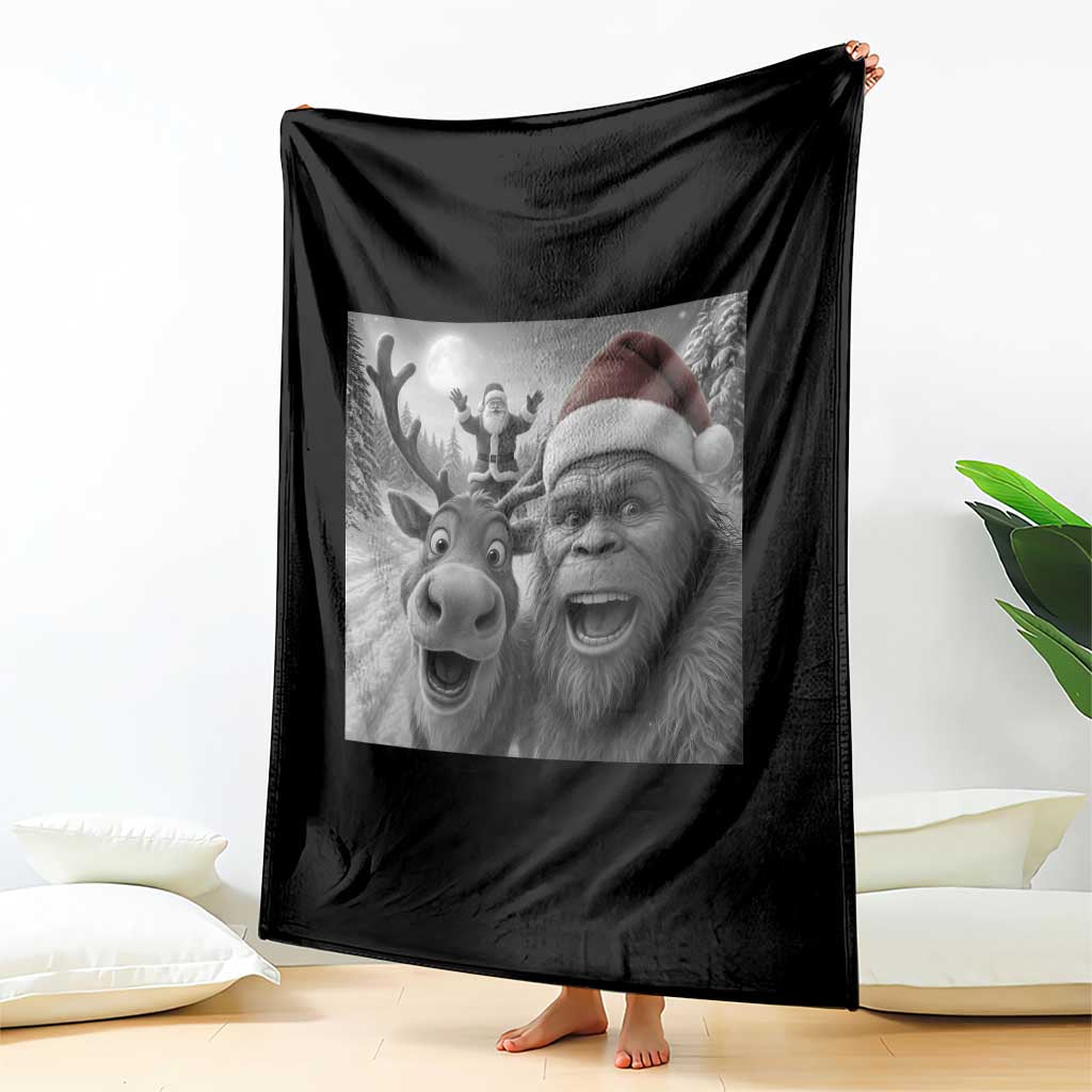 Funny Bigfoot Selfie Christmas Throw Blanket Santa Reindeer Sasquatch Xmas TS14 Print Your Wear