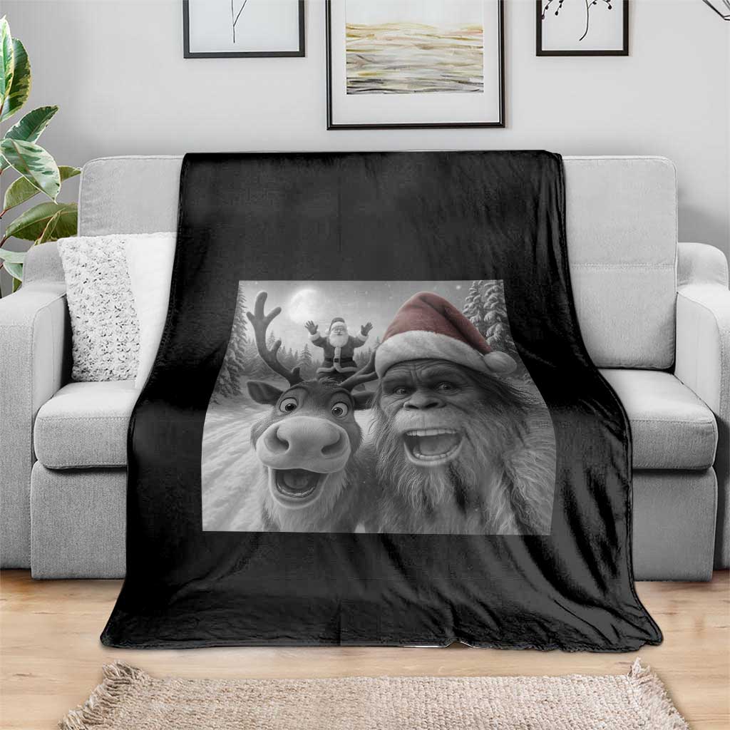Funny Bigfoot Selfie Christmas Throw Blanket Santa Reindeer Sasquatch Xmas TS14 Print Your Wear
