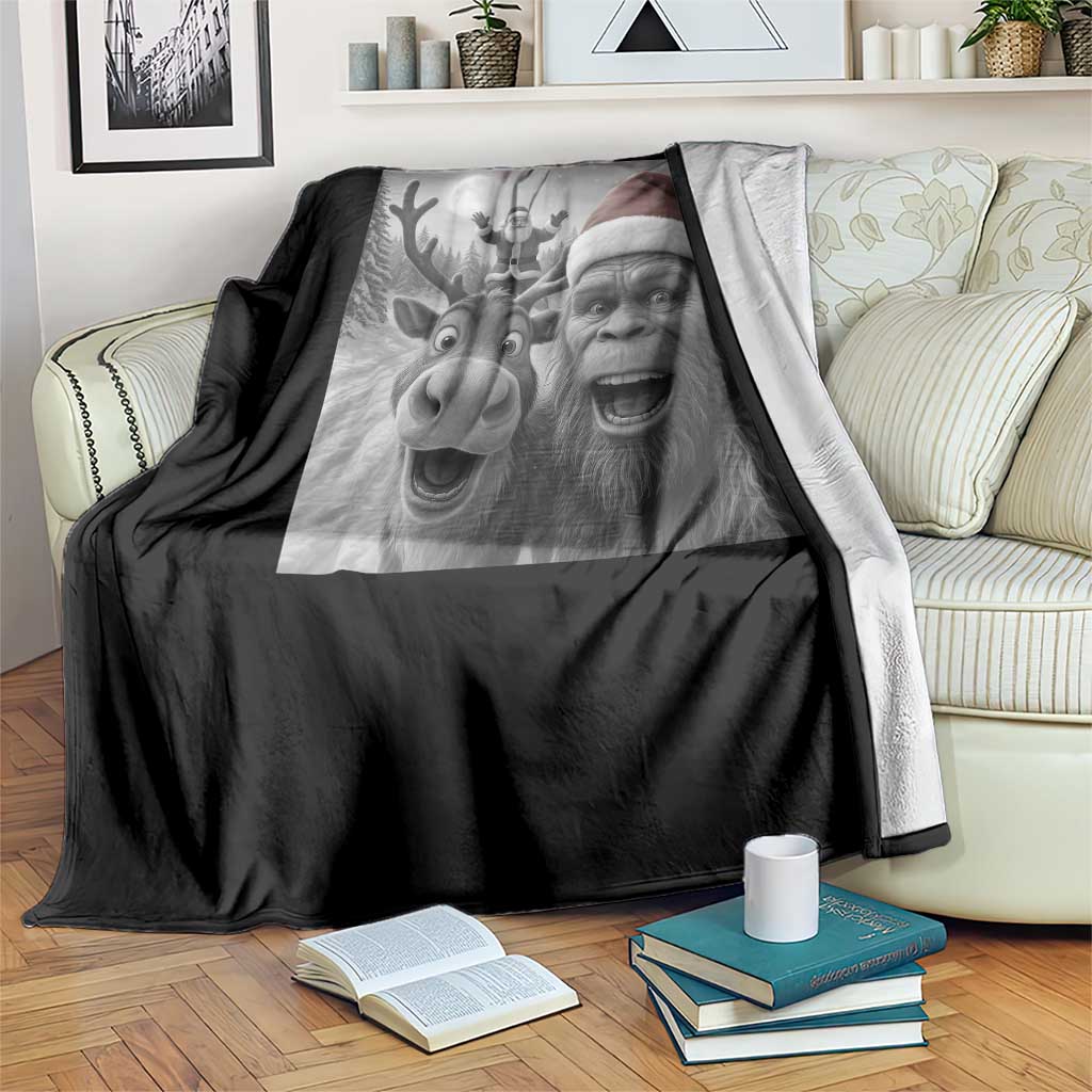 Funny Bigfoot Selfie Christmas Throw Blanket Santa Reindeer Sasquatch Xmas TS14 Print Your Wear