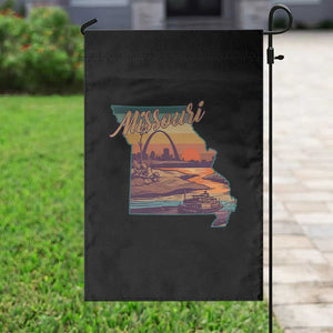 Retro Gateway Arch St Louis Missouri Map Outline Garden Flag