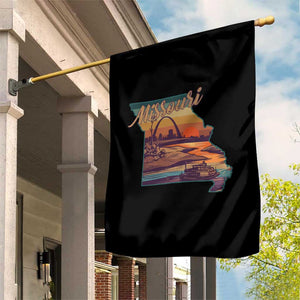 Retro Gateway Arch St Louis Missouri Map Outline Garden Flag