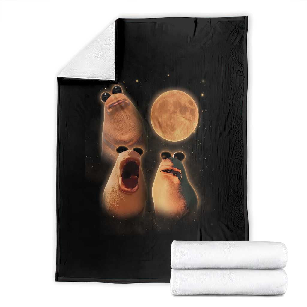 Marcus The Worm Meme Throw Blanket Funny Howling At Moon TS14 Black Print Your Wear