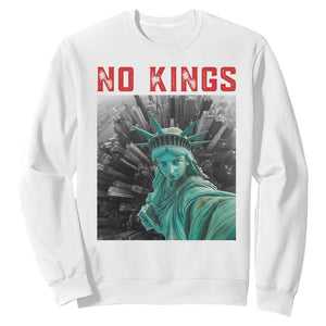 No Kings Sweatshirt Statue of Liberty Selfie Freedom TS14 White Print Your Wear