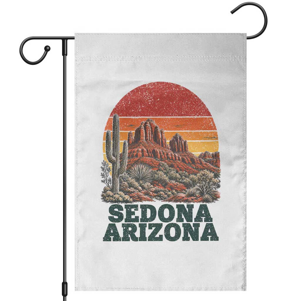 Retro Sedona Arizona Mountain Garden Flag Southwest Hiking Outdoor Nature Souvenir