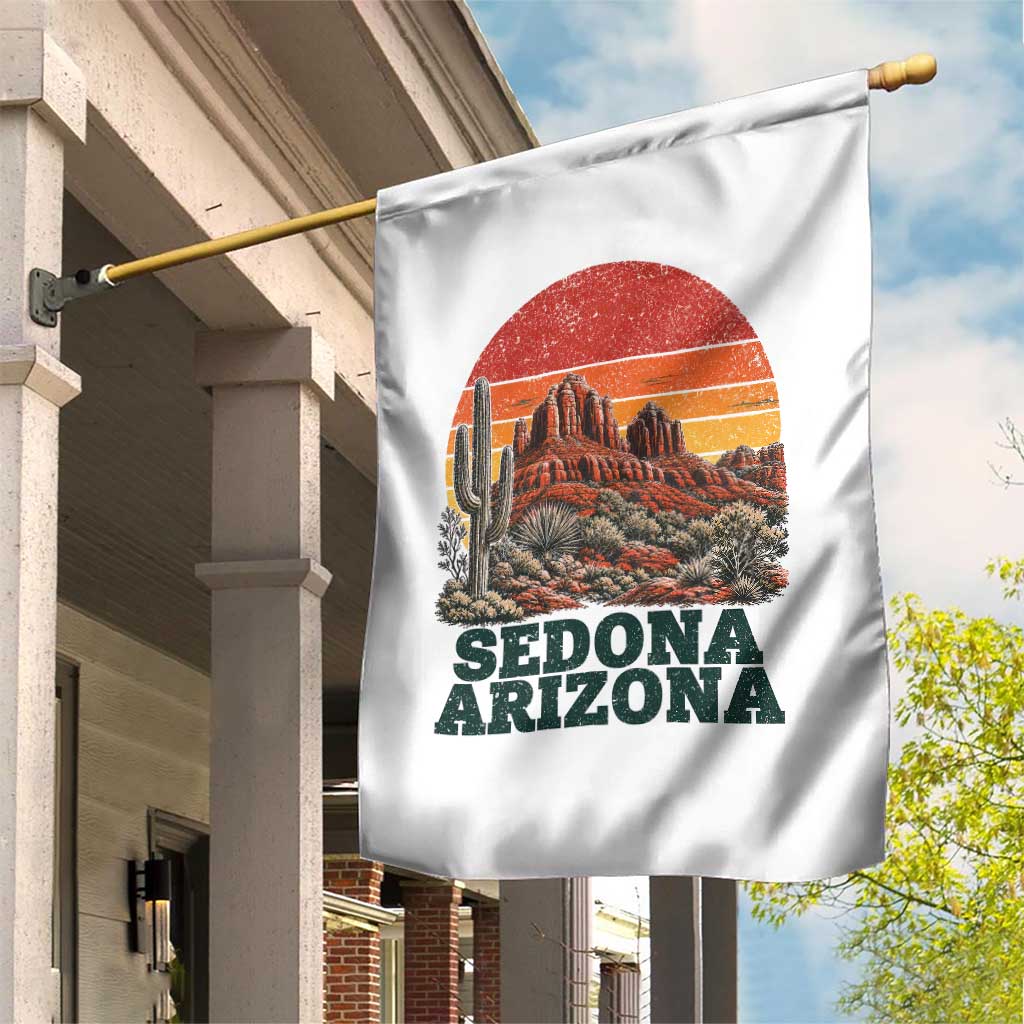 Retro Sedona Arizona Mountain Garden Flag Southwest Hiking Outdoor Nature Souvenir