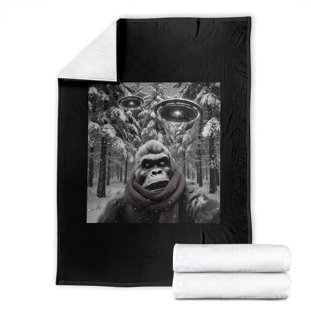 Funny Bigfoot Selfie Throw Blanket Sasquatch Alien UFO Christmas TS14 Black Print Your Wear