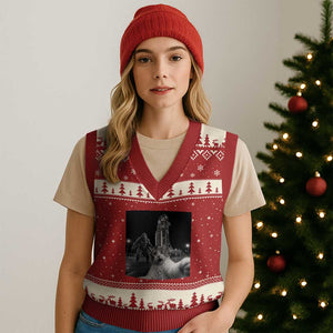 Funny Cat Selfie with Bigfoot V-Neck Knit Sweater Vest Back To The Moon Mission 2026 TS14 Red Beige Print Your Wear